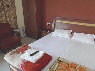 Hotel Surya Shelter, Lucknow 1